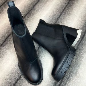 { Sorel } Brex Heel Lug Sole Chelsea Boots Black White
